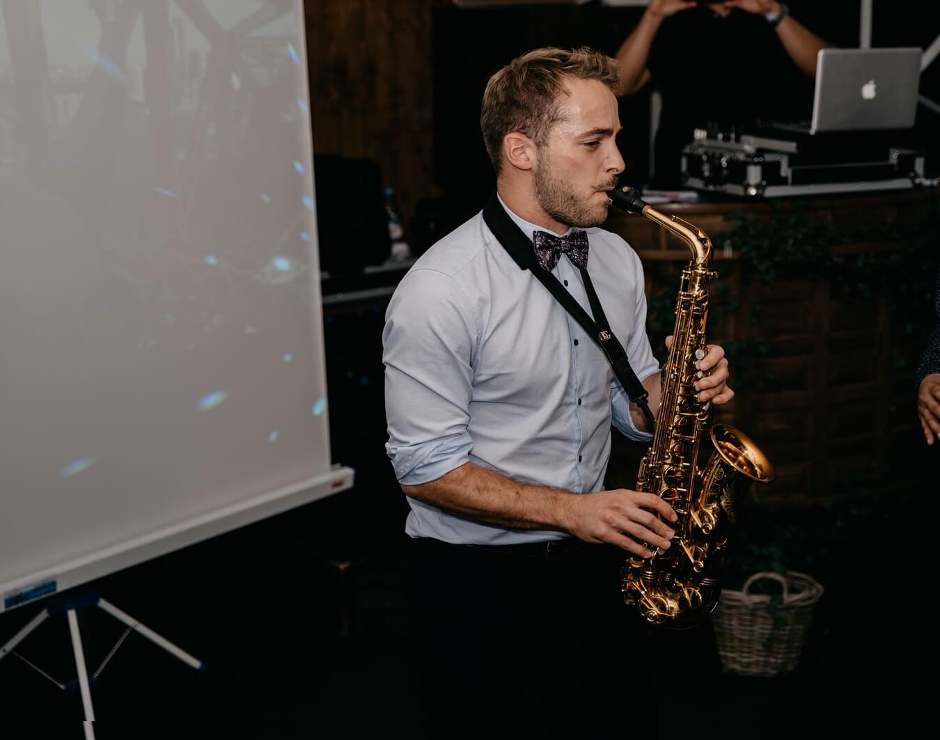 Saxophonist für Firmenfeiern, Geburtstage, Galas mit Liveband oder mit DJ
